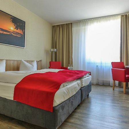 Ruegen-Hotel ซาสนิทซ์ ภายนอก รูปภาพ