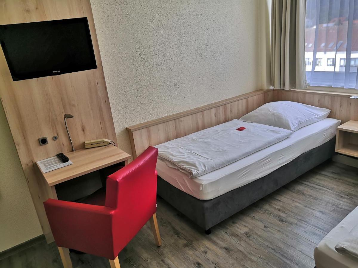 Ruegen-Hotel ซาสนิทซ์ ภายนอก รูปภาพ