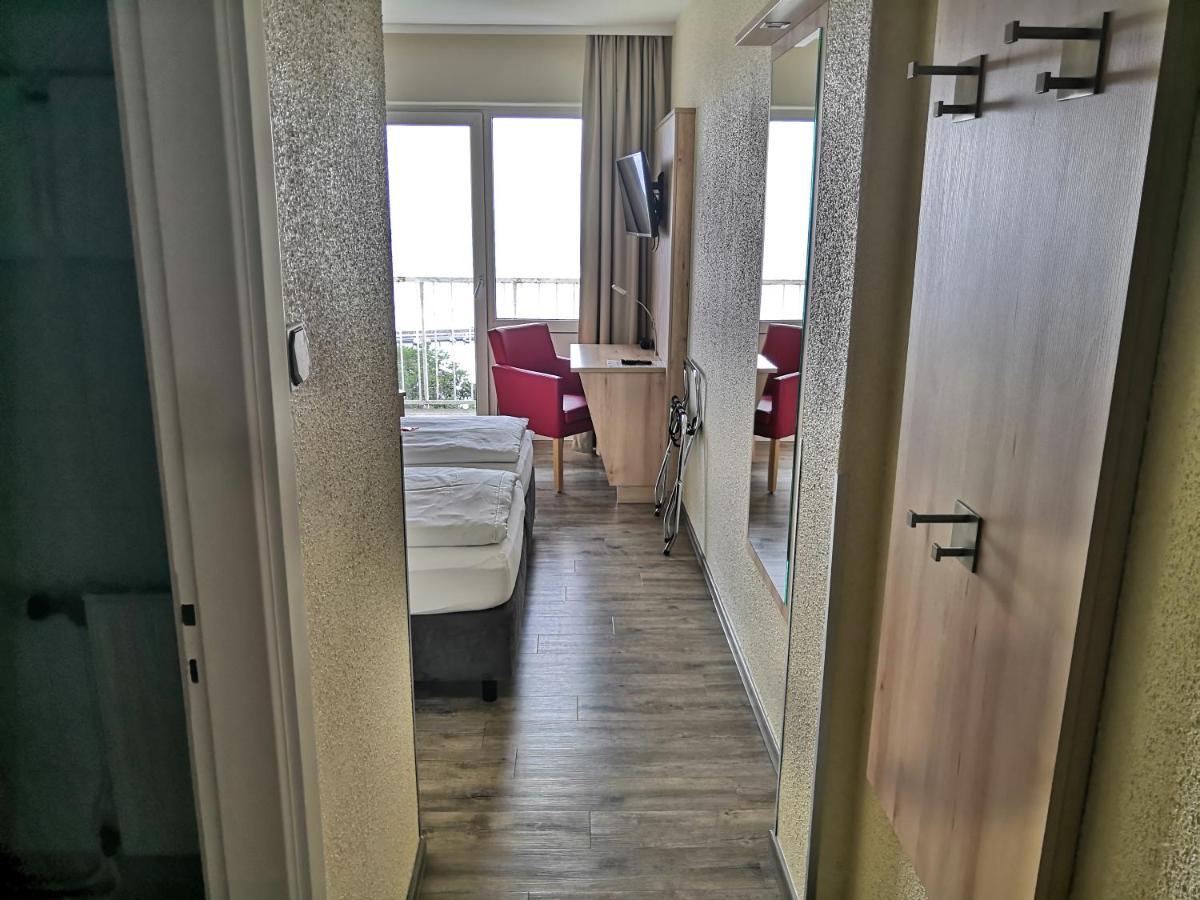 Ruegen-Hotel ซาสนิทซ์ ภายนอก รูปภาพ